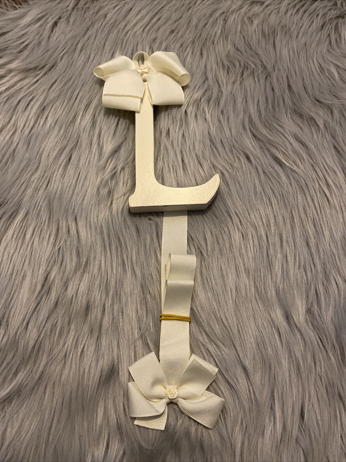 Bow Holder Hair Clips Letter L Ivory New